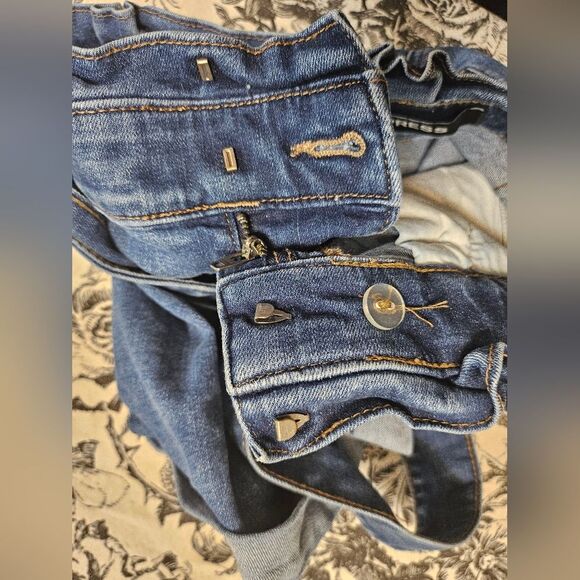 Express "Shortie" High Rise Cuffed Denim Short - Picture 8 of 8